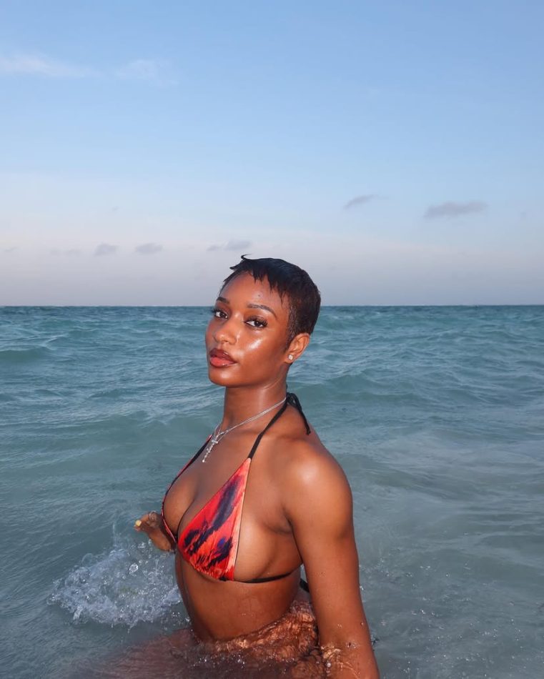Ayra Starr – Hot Body